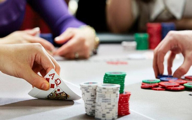 Chi phí rake của những sòng bài Poker dao động từ 3 – 5%
